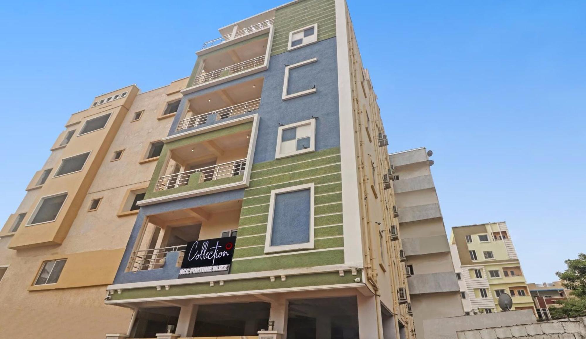 Super Townhouse Rcc Blizz Hotel Kondapur  Exterior photo